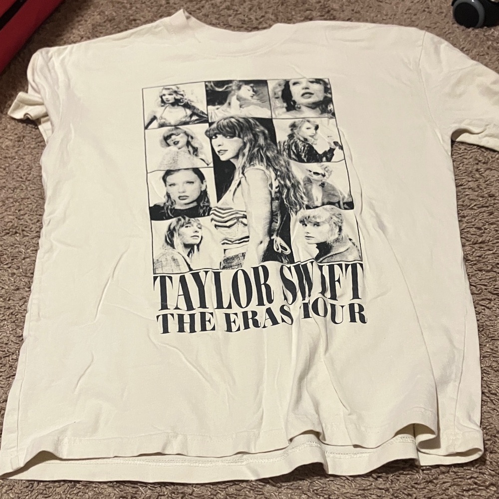 Taylor Swift Cream Tee with Black Tour Graphic